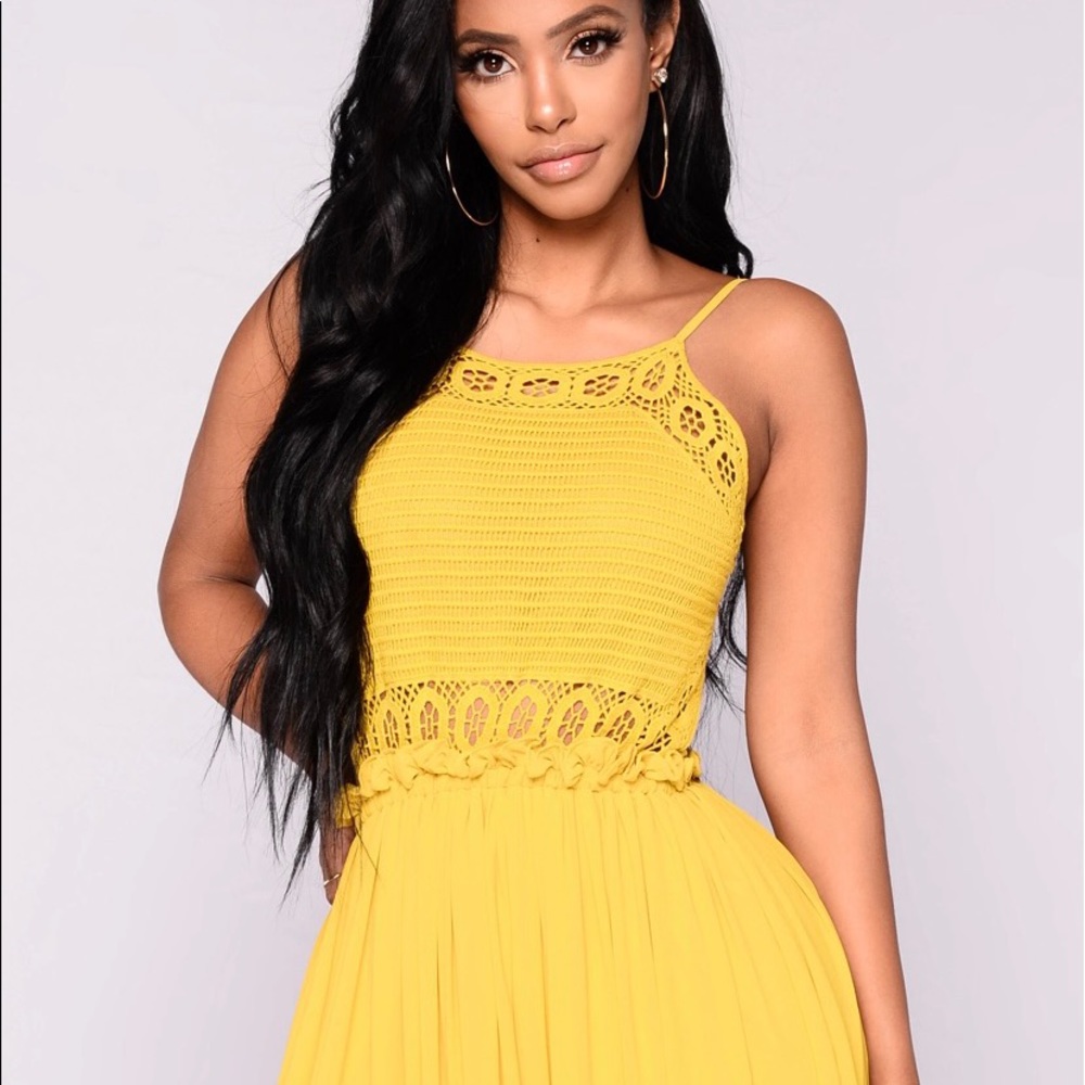 🎉2X HP!🎉 Clara Backless Crochet Maxi Dress - Picture 2 of 5